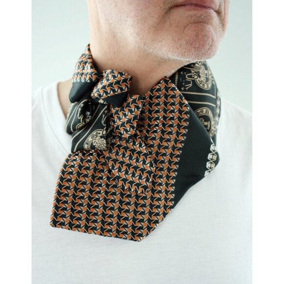 Men's Green Ascot Tie - Vintage Ascot Scarf. - Picture 2 of 8